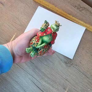 The king Frog Christmas ball ornament.